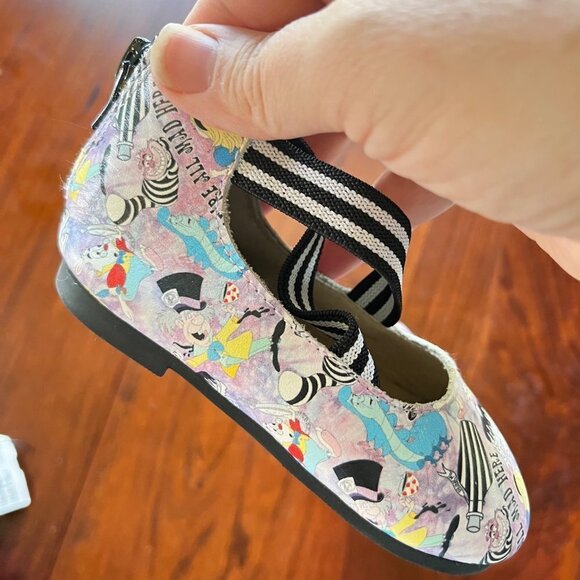 Spellbound Soles Kids Alice in Wonderland Flat Shoes- Size 6 - Picture 6 of 7
